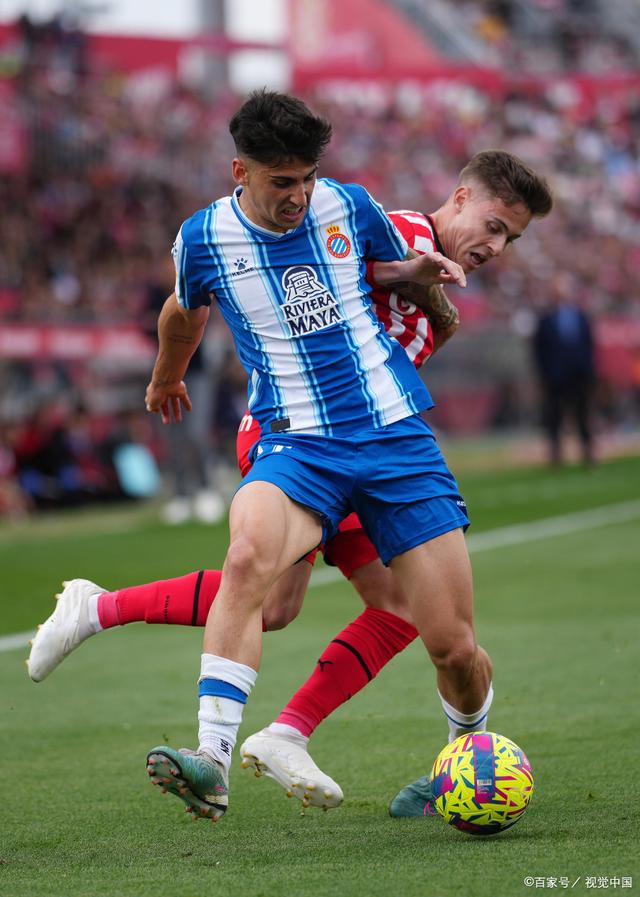 关于巴塞罗那客场轻松取胜，继续领跑积分榜的信息