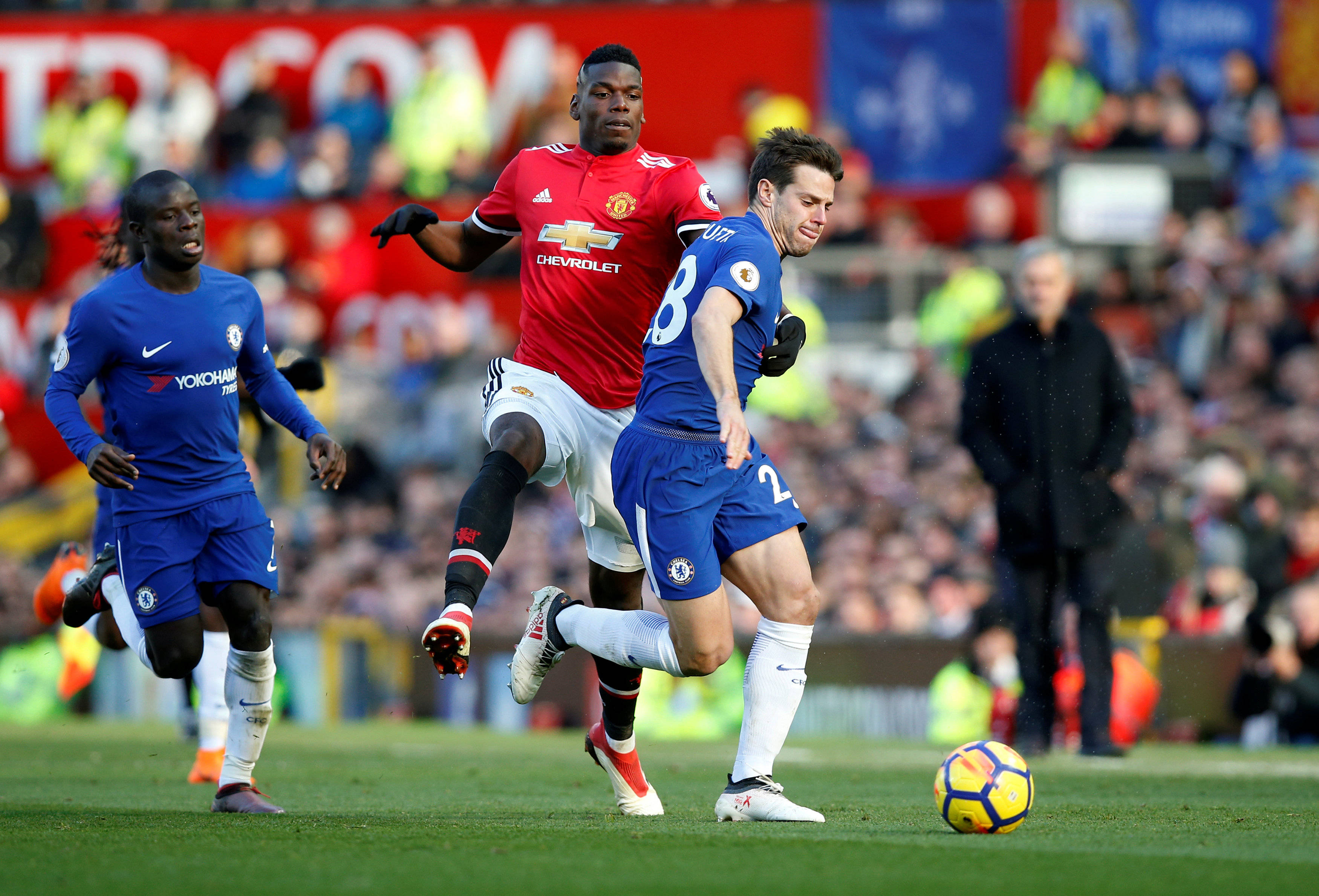 扑克游戏-曼联冬季转会欲解决中场人员不足问题的简单介绍